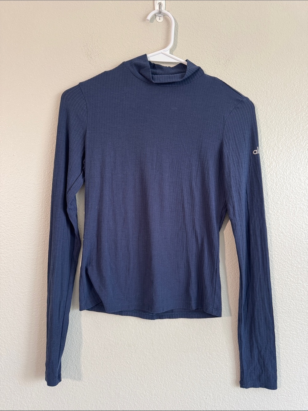 ALO Ribbed Sea Coast Mockneck Long Sleeve in Navy - XS - Picture 2 of 5